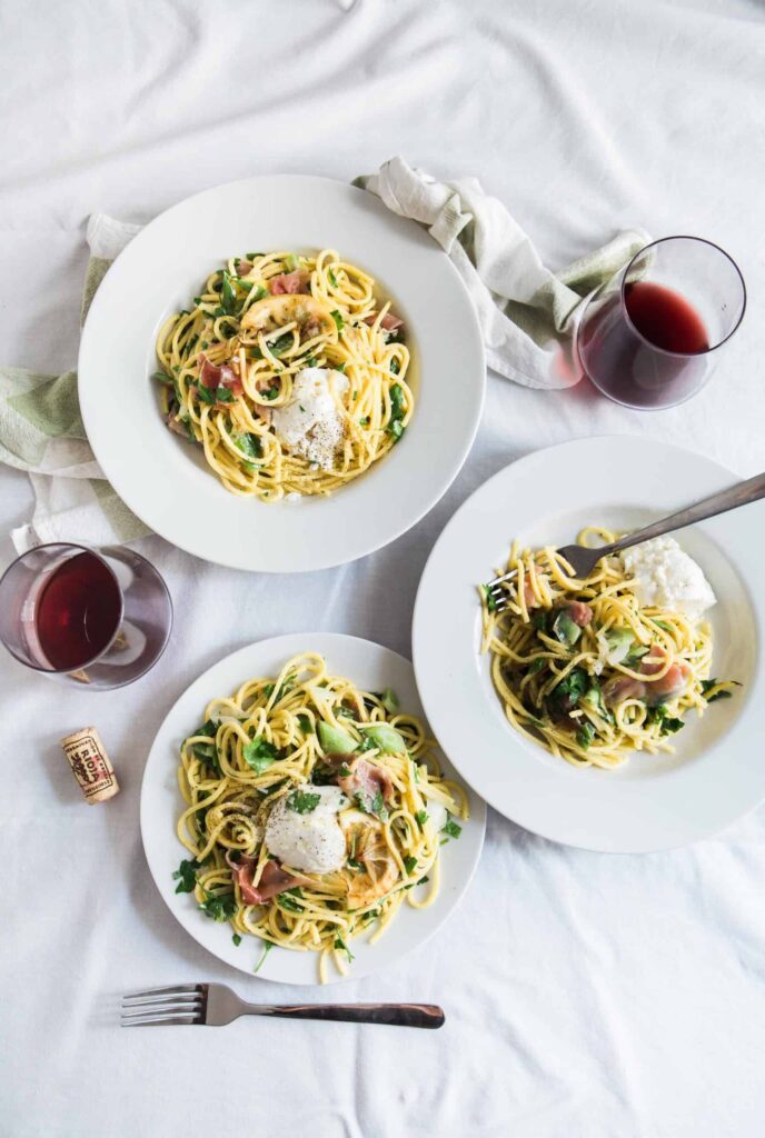 Plating Food 101 Brooke Lark F 5g8EEHYE Unsplash Min Scaled 1 688x1024