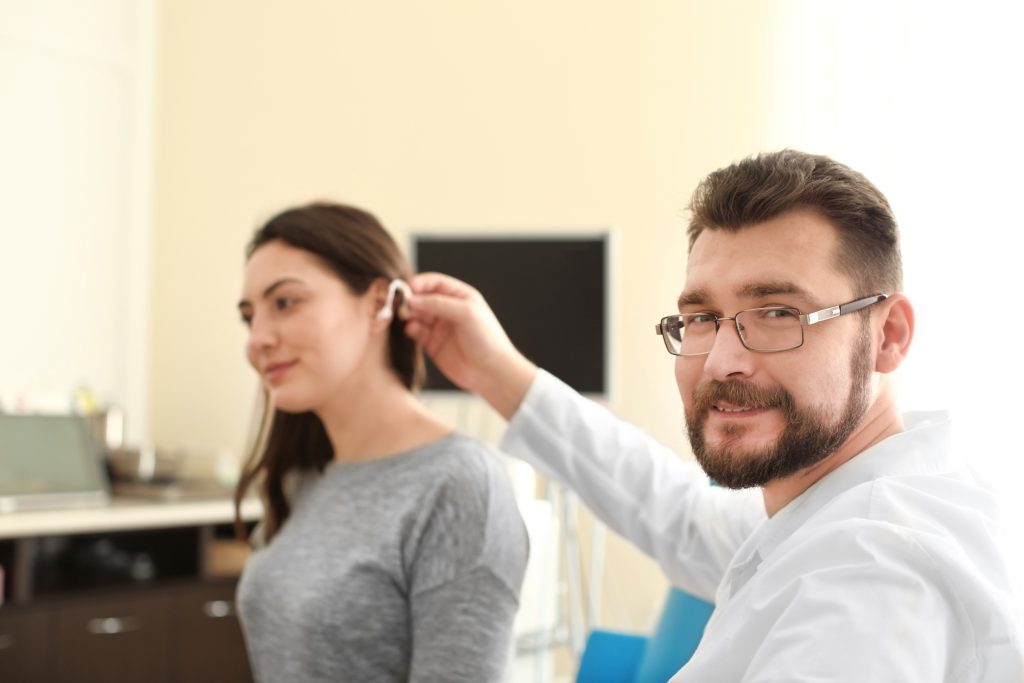 Les étapes de l’accompagnement personnalisé avec un audioprothésiste 113454892 M Normal None 1024x683
