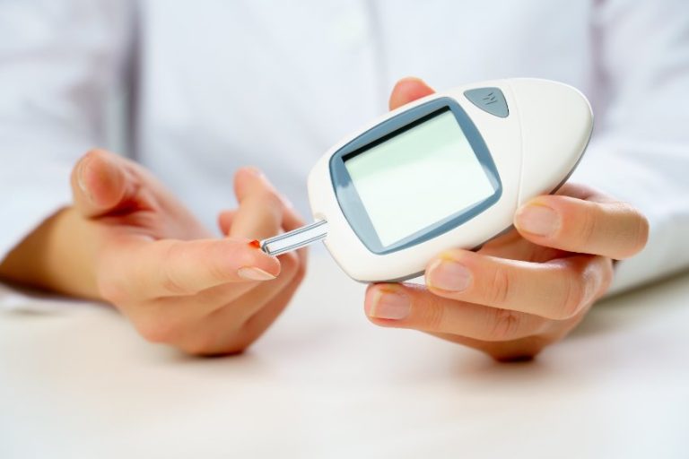 Autosurveillance de la glycémie : objectifs, avantages, appareils de mesure