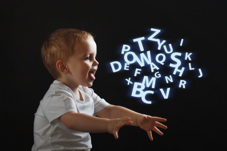 Hyperactivité chez l’enfant : description, causes, symptômes et traitement