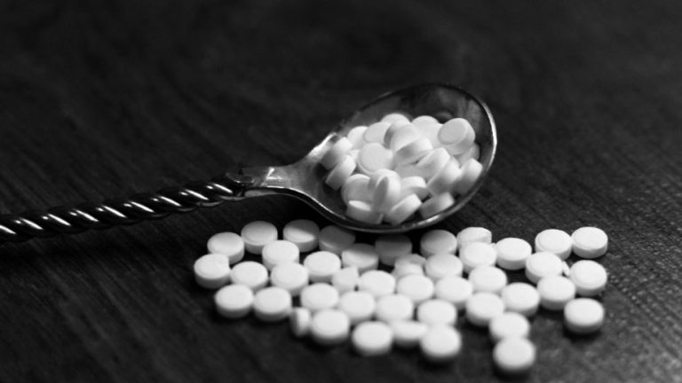Aspartam : indications, contre-indications et effets secondaires