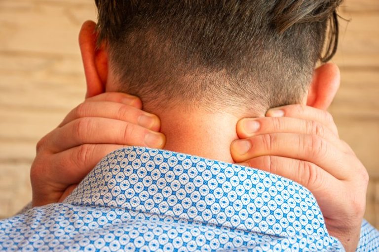 Cervicarthrose : Causes, symptômes, diagnostic, traitement