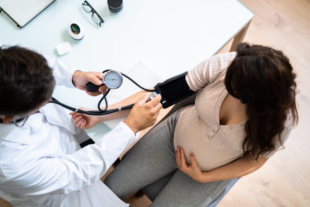 HTA GRAVIDIQUE : causes, symptômes et traitements 169702866 M 1024x683