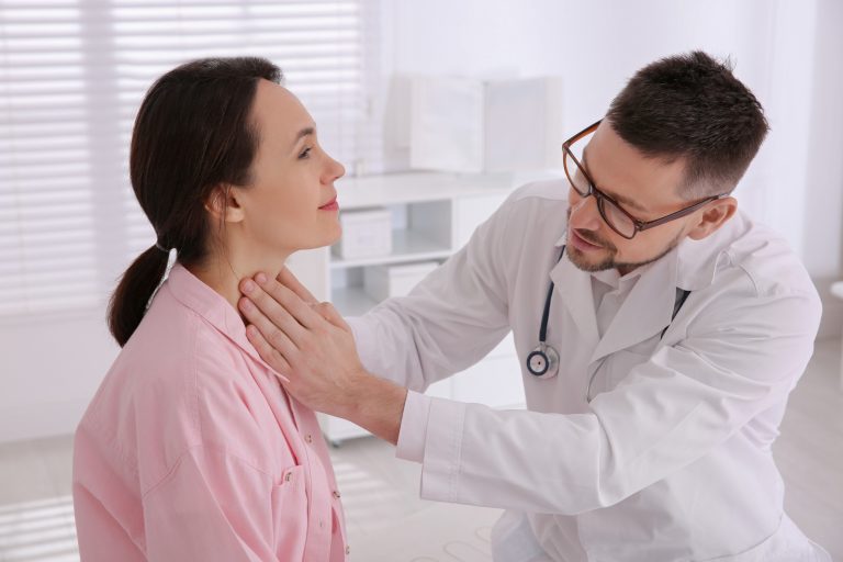 Hypothyroïdie fruste : causes, symptômes et traitements