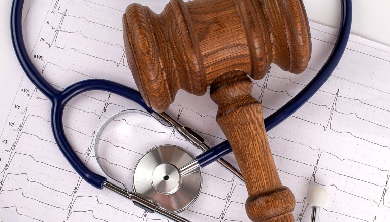 Quelle démarche juridique entreprendre en cas de litige médical ?