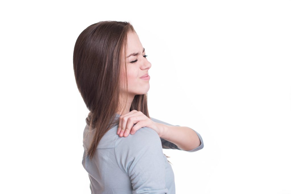 Épaule douloureuse : causes, symptômes et traitements