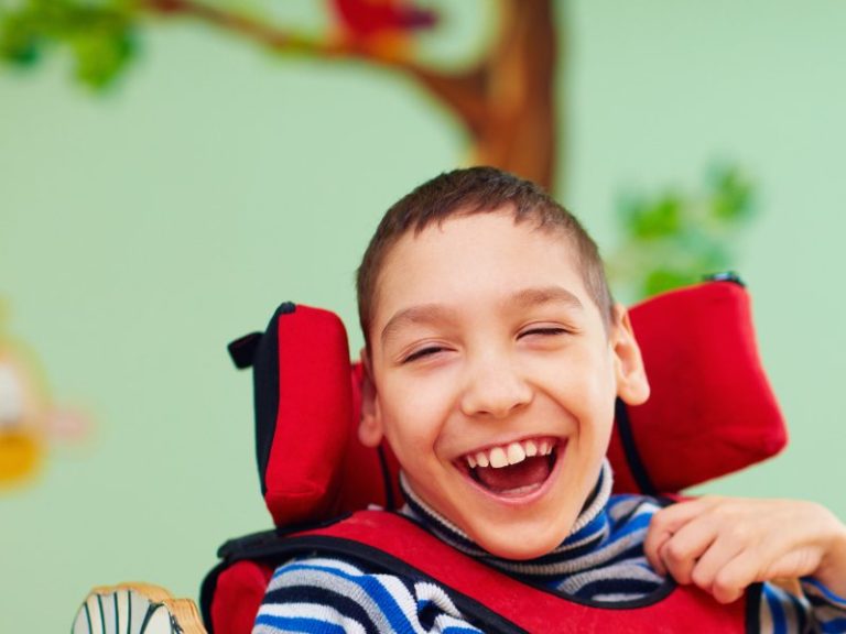 Autisme et troubles envahissants de développement : causes, prise en charge