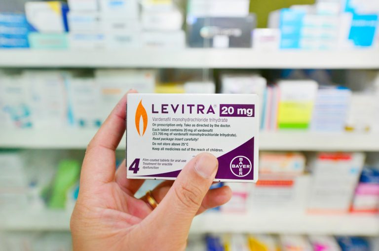 VARDENAFIL VIVANZA® – LEVITRA® : Indications, Contre-indications et Effets secondaires