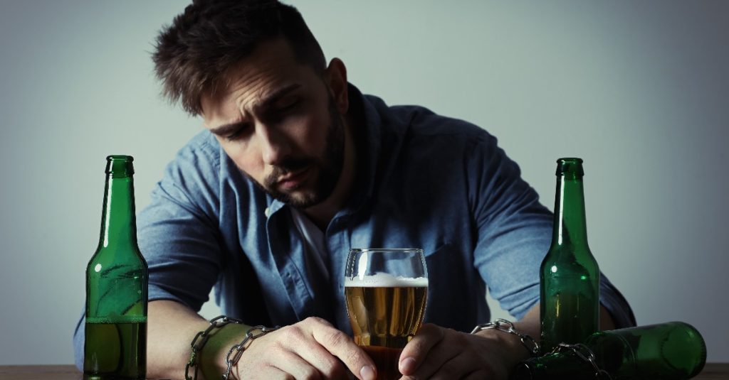 L’alcoolodépendance : causes, symptômes, traitements, diagnostic