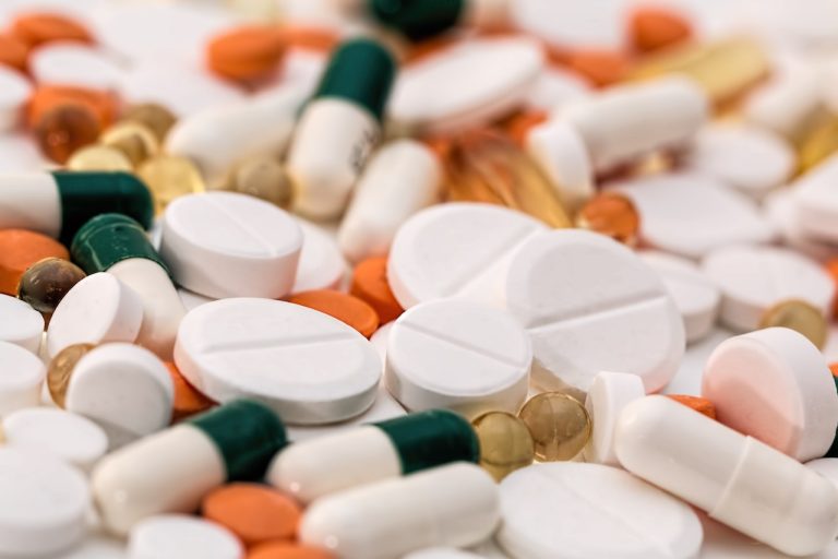 La commercialisation de médicaments énantiomères : Le point sur leur intérêt thérapeutique