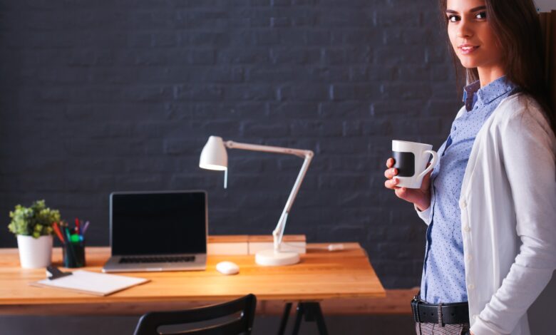 Concept de bien-être d'une femme au travail