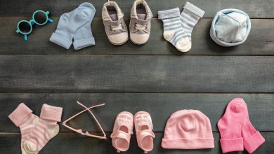 Préparation d'un trousseau pour bébé
