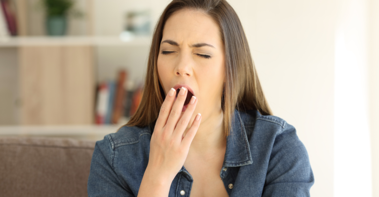Bâillement et estomac : quel lien avec la digestion ? bâillement et estomac